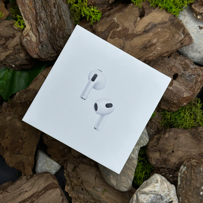 Навушники AirPods 3 with MagSafe charging case (MME73) (нові)